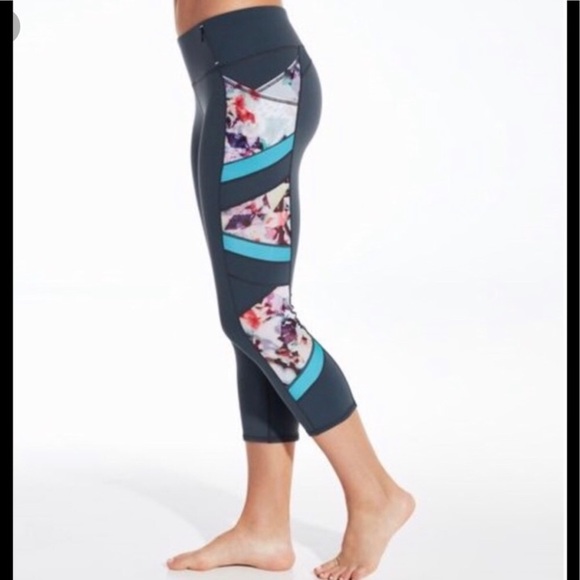 Calia Floral Side Mesh Yoga Capri Pants - Picture 1 of 5